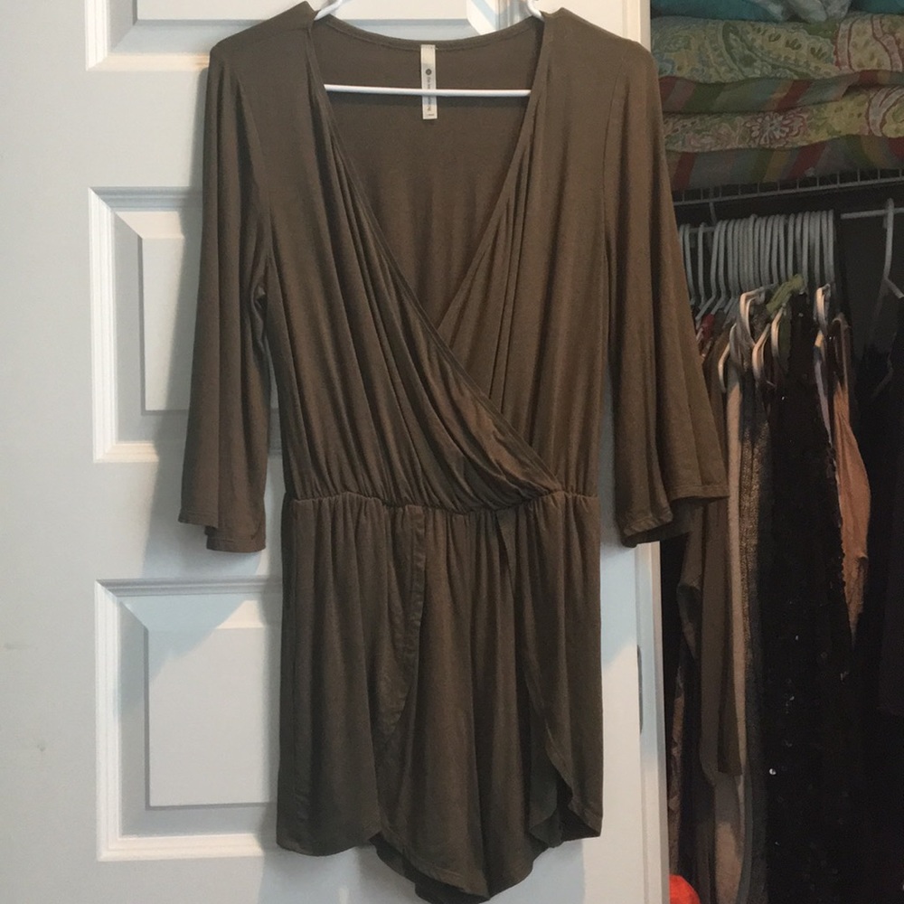 Olive green 3/4 sleeve romper